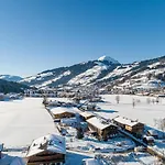 Weberhof 3 Апартаменты Бриксен-им-Тале